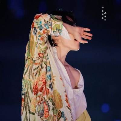No deberíamos tomar decisiones permanentes basadas en emociones temporales
💜@BTS_twt💜
💛 STAY ALIVE 💛