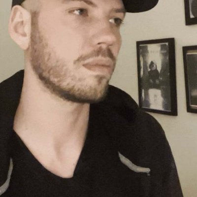 Owner and CEO of Padre Mu Weed Delivery | Jazz Bassist | Twitch Streamer | @EthanTenzinAsh | https://t.co/1x75Xhfe71