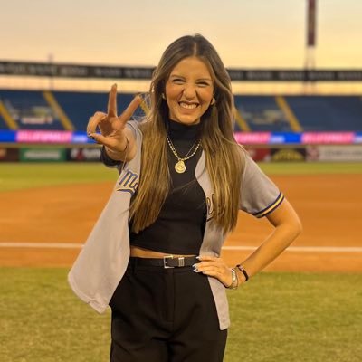 Periodista Deportiva⚽️⚾️🏀 👩🏼🎓• Creadora de contenido deportivo @magallanes_bbc • Host de @carabobo_fc • Imagen y comentarista en @granatecircuito