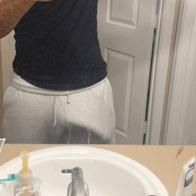 Frizzfreaks's profile picture. 18 ++ content creator  ‼️DM for my menu