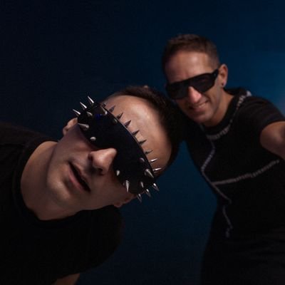 Psytrance duo formed by audio engineers and producers Goran Toprek @Alt_Control_ 🇷🇸 + Hugo Lino 🇵🇹 Bookings: modern8@revenbeats.com
