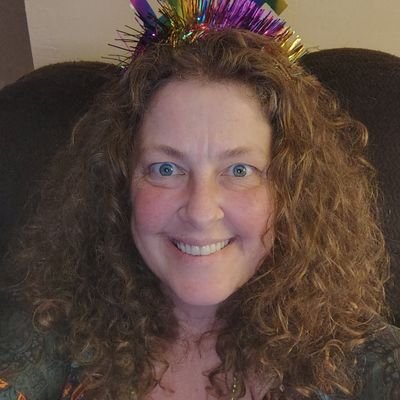 Bibliophile📚, Cinephile 🎬, Mom 🧍🏼♂️🐕🐈, Gardening💐, Proud Okie🤠, Swimmer🧜🏻♀️, Gamer🎮, Christian ✝️ #BeKindYouCantRewind #ThunderUp 🏀⚡💙