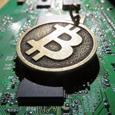 متداول في العملات الرقمية - ابحث في افضل طرق التحليل واسرار التداو
