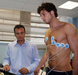 Medico chirurgo specializzato in Medicina dello Sport presso l’Università degli studi di Torino