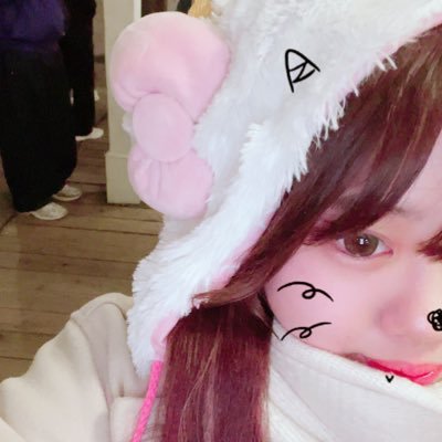 yuiiiz_oo1218's profile picture. 飼い主不在のアニマル🙊💕　キティちゃんとピンクが好き　アニメも好き　音痴だけどカラオケも好き　会える屋さんはZOOパーク梅田🐯💗