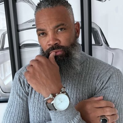 Public figure PAGE My vibes: God ++ Family + Fashion +* 1906 +* Silver Fox 🦊 Squad + Neo Soul + Travel + Golf