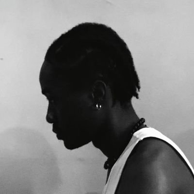 thisislhila's profile picture. I DON'T KNOW SH*T ! 

🌓