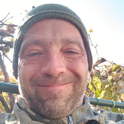 Yj96Qhm1BJbA8z1's profile picture. Всем привет