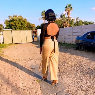 KgomotsoMoatsh8's profile picture. 