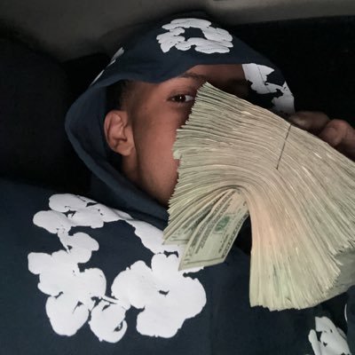 prizepicks3's profile picture. u can’t be like me if u ain’t never take a chance!! Follower of Christ✝️ POD RECORD 1-0🍽️🍽️