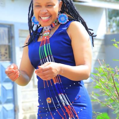 singer,addicted to novels,Chelsea fan.
I owe my kids the best dad🥰
Mee tumoto nagol barata.