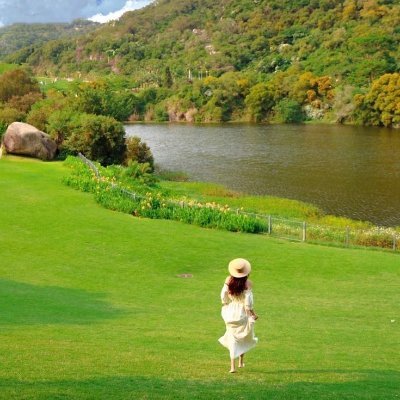 Luna258421's profile picture. Elegance with a rebellious twist.