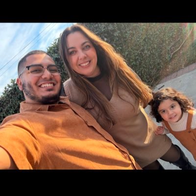 Sara Aranda 💍 Amelia Aranda 🍼 Riley & Reggie 🐶🐶 #GirlDad #MFAM