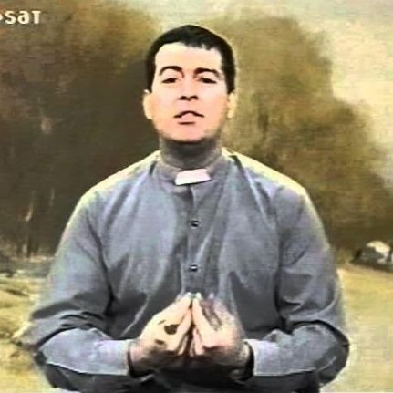 Yo soy Peperino, mártir voyeurino,
yo soy aquel, que espía desde el molino.