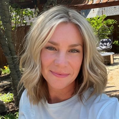 RozyckiTan92747's profile picture. 