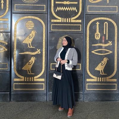 Art therapist 🎨
،
🇪🇬𓋹 𓆎𓅓𓏏𓊖🇪🇬
‘
Egyptian 🇪🇬🤍
,
تضيق بنا الدنيا...فتتسع لنا بالدعاء💙
.
ادعوا لندي وسواس بالرحمه