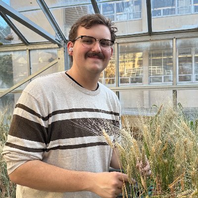 Plant Bio PhD student in Dubcovsky lab @UCDavis | NSF Graduate Research Fellow | BS Genetic and Plant Biology & BA Classics @UCBerkeley | 🏳️🌈 He/They