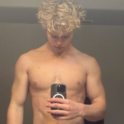 alphabenm's profile picture. 19yo Straight | More man than you