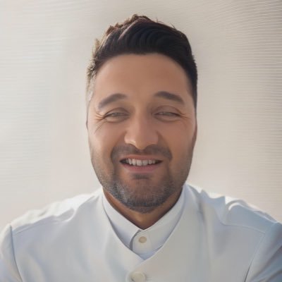 hakcelikk's profile picture. peace at home, peace in the world 🎭