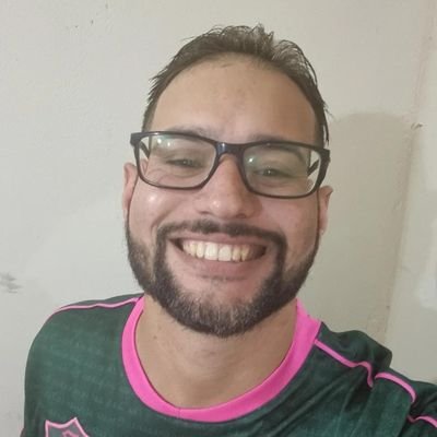 Acadêmico em Eng. civil, 8° período.
Supervisor de construção civil.
Aluno graduado de capoeira.
Aluno faixa roxa de Jiu-jitsu.
FOMO de Logunede.
Tricolor.