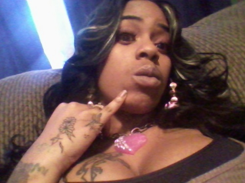 I'm 26 from detroit,mi I have 1 son and I am happily married! I do hair and I am currently in school try n 2 become an rn . So follow me I follow back.