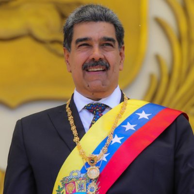 Radical #VivaChavez en defensa de la Patria. antes @guaidoconomadre ahora @candangax100pre Venceremos 🇻🇪