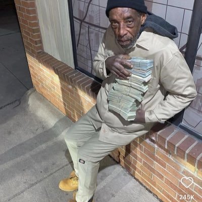 inchesonme's profile picture. my dixk big wanna see😬