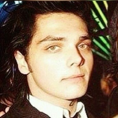 v4lent1na11's profile picture. despite all my rage I still just a rat in a cage