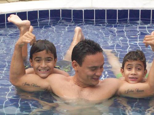 👨‍👦‍👦Pai de João e Júlio
♒Aquariano
🌵Nordestino
🙏Cristão
⚖Democrata
❌Antifascista
✊Antirracista
🦁Sport🇦🇴
INSTAGRAM
@nalsouzza