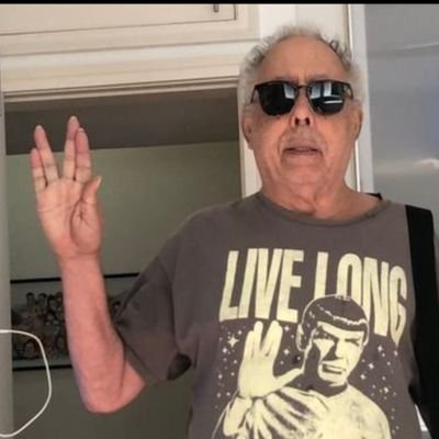 música, política, moda e bike fxd
bartender colagista procrastinador bi ñmono