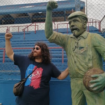 No creo en Venus ni en Marte, pero sí creo en Carlos Marx a diferencia de Shakira que defiende los intereses de la oligarquía. Una vez cite a Bin Laden.