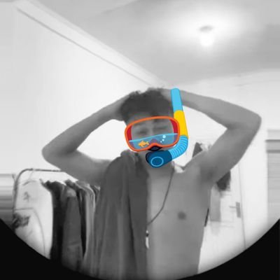 nudist

move back to my hometown