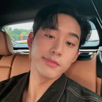 es (@escoooff) 's Twitter Profile