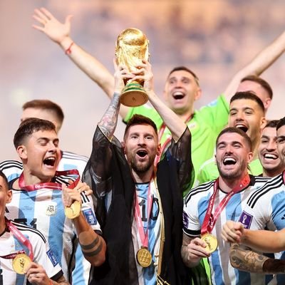 @LFC @KaizerChiefs @FCBarcelona fan, Lionel Messi ❤️ 18 February 🎂🎂🍰