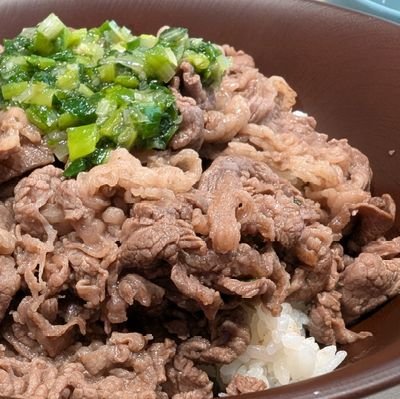 美味いものいっぱい食べたい
料理もたくさん作りたい
茶色担当🤎お肉大好き!!
おゲームも嗜みます
2/28 モンハンワイルズ発売 夫婦で正座待機
Minecraftもぼちぼちやってます