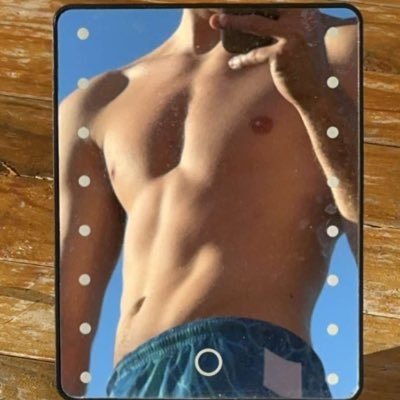 naughtymark33's profile picture. 23yo aussie boy 🇦🇺😘 you should message me :)