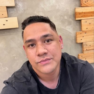 kjclamorv's profile picture. 