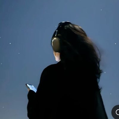 r4go1r's profile picture. someone’s trying to live.