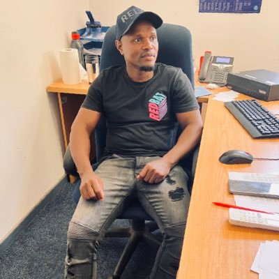 MzwakheniGawozi's profile picture. 