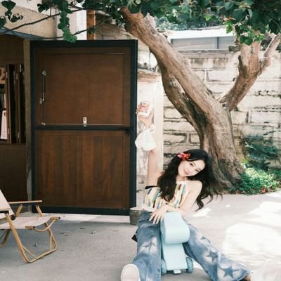 ue8cob493518n90's profile picture. The least of things with a meaning is worth more in life than the greatest of things without it.