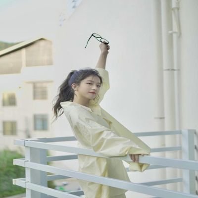 zec86i6u0551l6e's profile picture. Your work is to discover your world and then with all your heart give yourself to it.