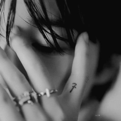στ7🌨️ .{🐰+🐥}. 'Park Jimin, as batidas do seu coração fazem o mundo continuar girando.' 🌻☀️ . 𝙴𝚕𝚊/𝙳𝚎𝚕𝚊 . 𝑝𝑎𝑛 . Witch ☽︎𒊹︎︎︎☾︎