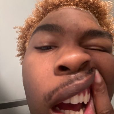 2.22 dm fee non moots 𖦹 👩🏾❤️💋👩🏾 they/them 𖦹 20 𖦹