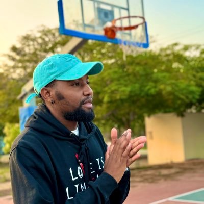 TchuChisiza's profile picture. Economist| African Poetic Phenom | Verbal Neo-expressionist.| Not a vibe, an experience. Mwana ba a Chisiza; Son of Malawi. 🇲🇼