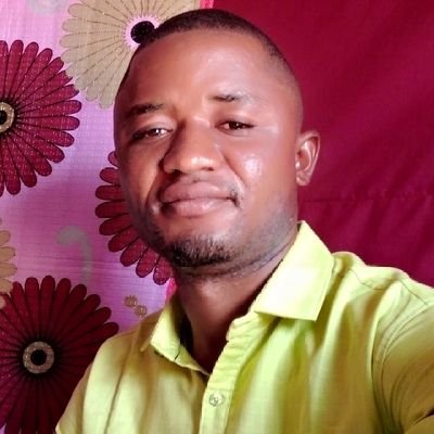 Passionné pr l'encadrement de la jeunesse, enseignant dans les établissements d'enseignement secondaire, directeur des études et chef d'établissement au CS MG.