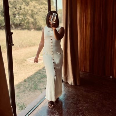 Kangwa_Praise's profile picture. Lover of literature|flowers|stilettos|white chocolate|Law student|Psychosocial counselor| Taint my image with love and kindness🌿♥️|