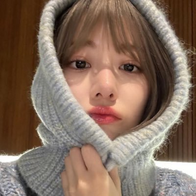 fearnot since debut 💙| bias: Sakura 🌸 | fav songs: no celestial, burn the bridge, & perfect night 🎵| Army 💜 | Overwatch👾 | main blog: @sf3when ✨
