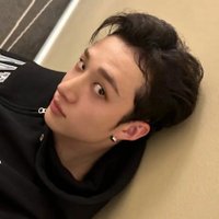 ✶ new cc ! (@dwaeekis) 's Twitter Profile