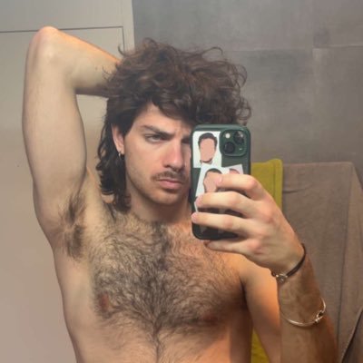 pv de @paleonardito - i bet you never saw a pretty flower with a huge dick 🤙