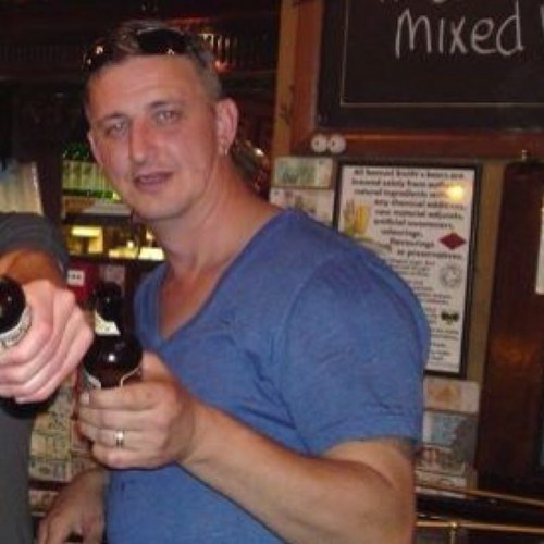 hewittrob's profile picture. Born in 71 feels like 51 Ex boxer, football mad KLSC Coach